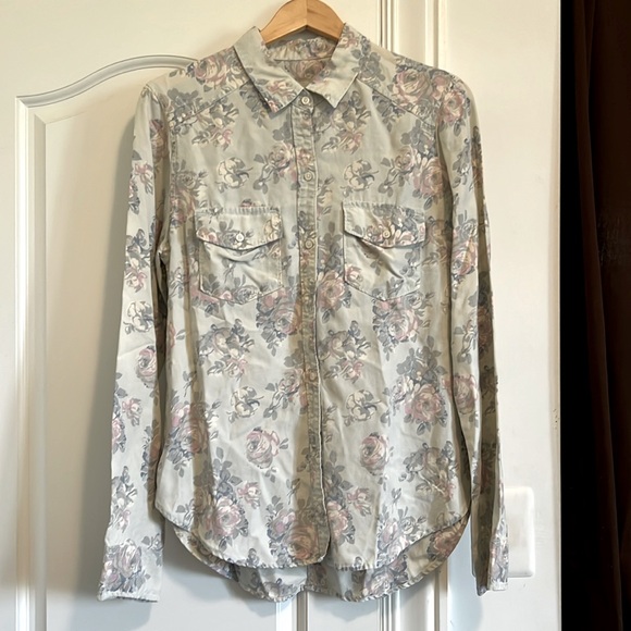 NWT: Abercrombie & Fitch Romantic Flower shirt sz M - Picture 2 of 6